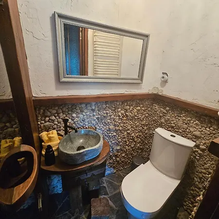 Earthship 度假居 Mierzeszyn